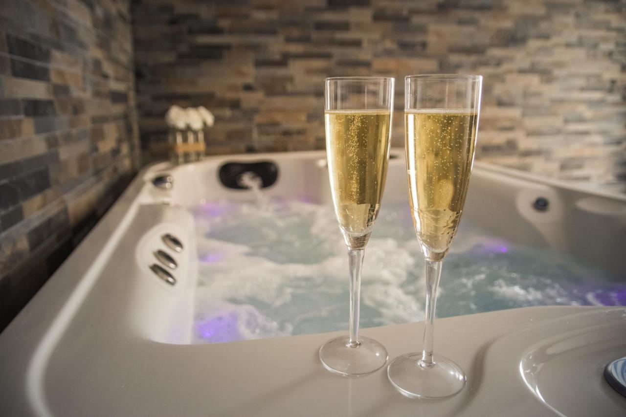 Suite Avec Jacuzzi Privatif Barcares Plage Le Barcares Exterior photo